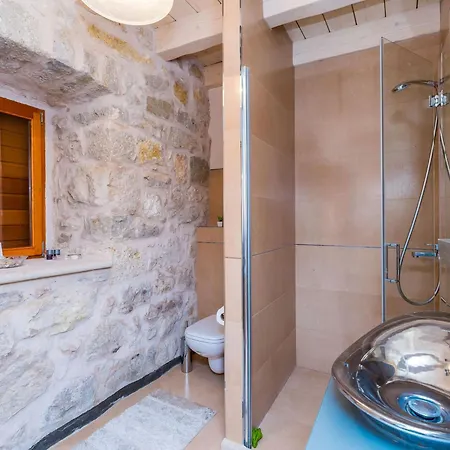 Villa Kanada - Two-bedroom House With Terrace And Sea View Brsečine